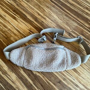 GAP Sherpa Waist Bag